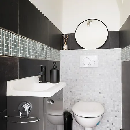 Chic 2br Near Madeleine & Concorde 아파트 *