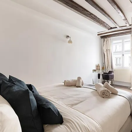 Chic 2br Near Madeleine & Concorde 아파트
