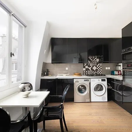 Chic 2br Near Madeleine & Concorde *