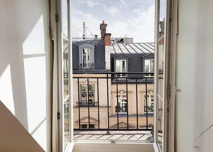 Chic 2br Near Madeleine & Concorde