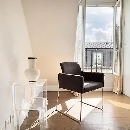 Chic 2br Near Madeleine & Concorde Parigi