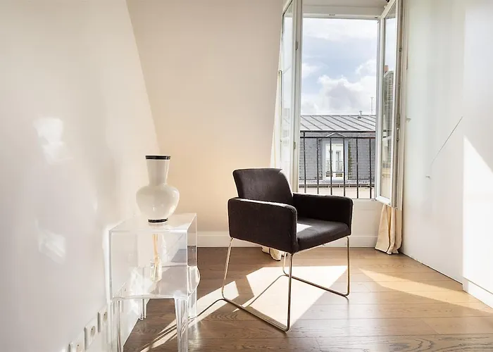 Chic 2br Near Madeleine & Concorde Parigi