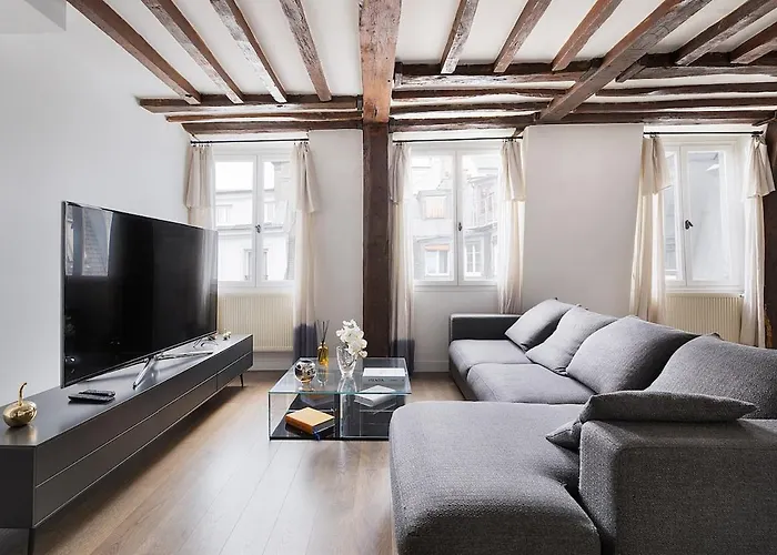 Appartamento Chic 2br Near Madeleine & Concorde Parigi