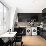 Chic 2br Near Madeleine & Concorde *